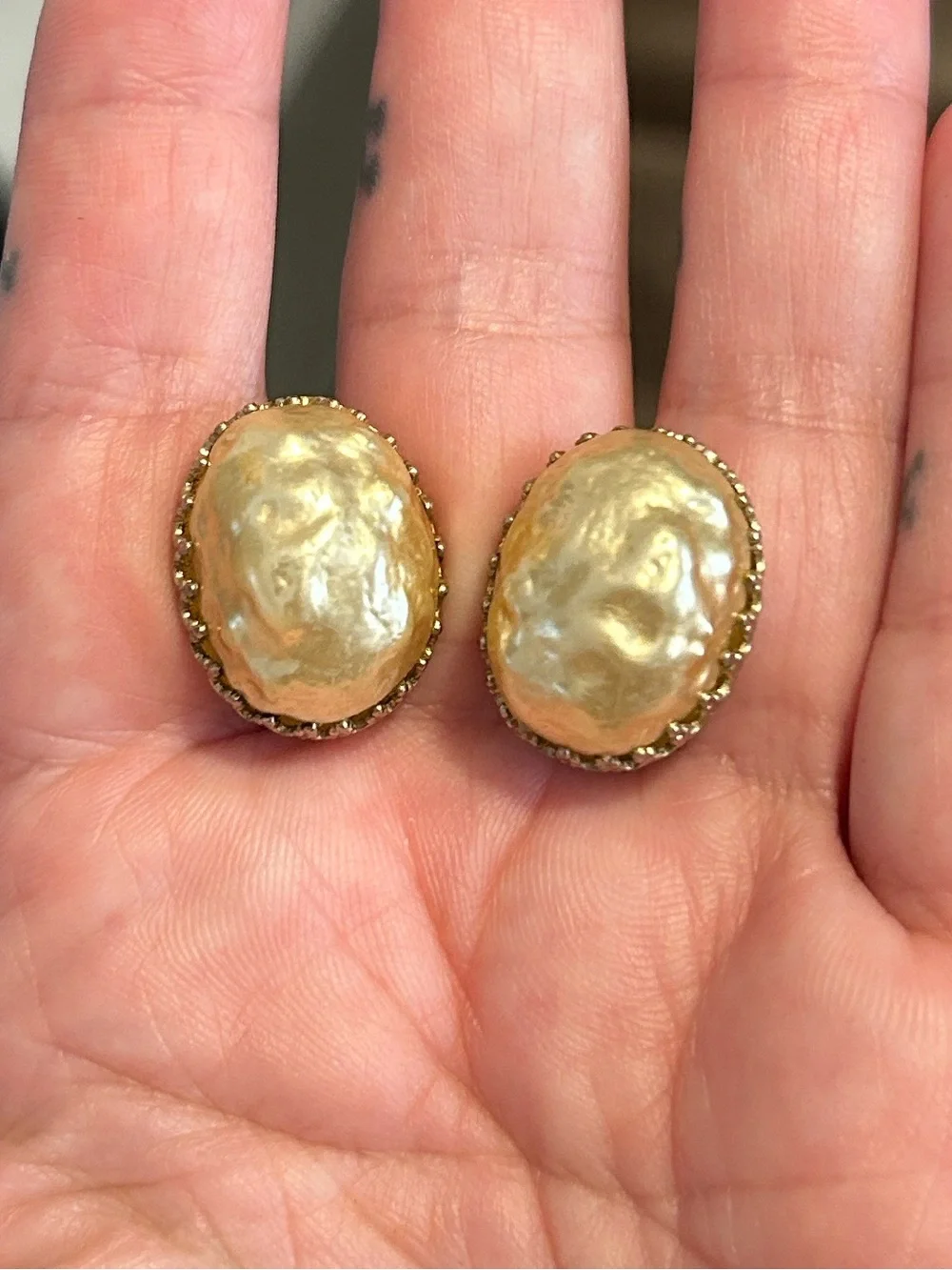 Vintage Mid Century Coro clip on pearl earrings